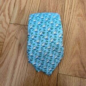 Vineyard vines men’s tie pelicans and fish
